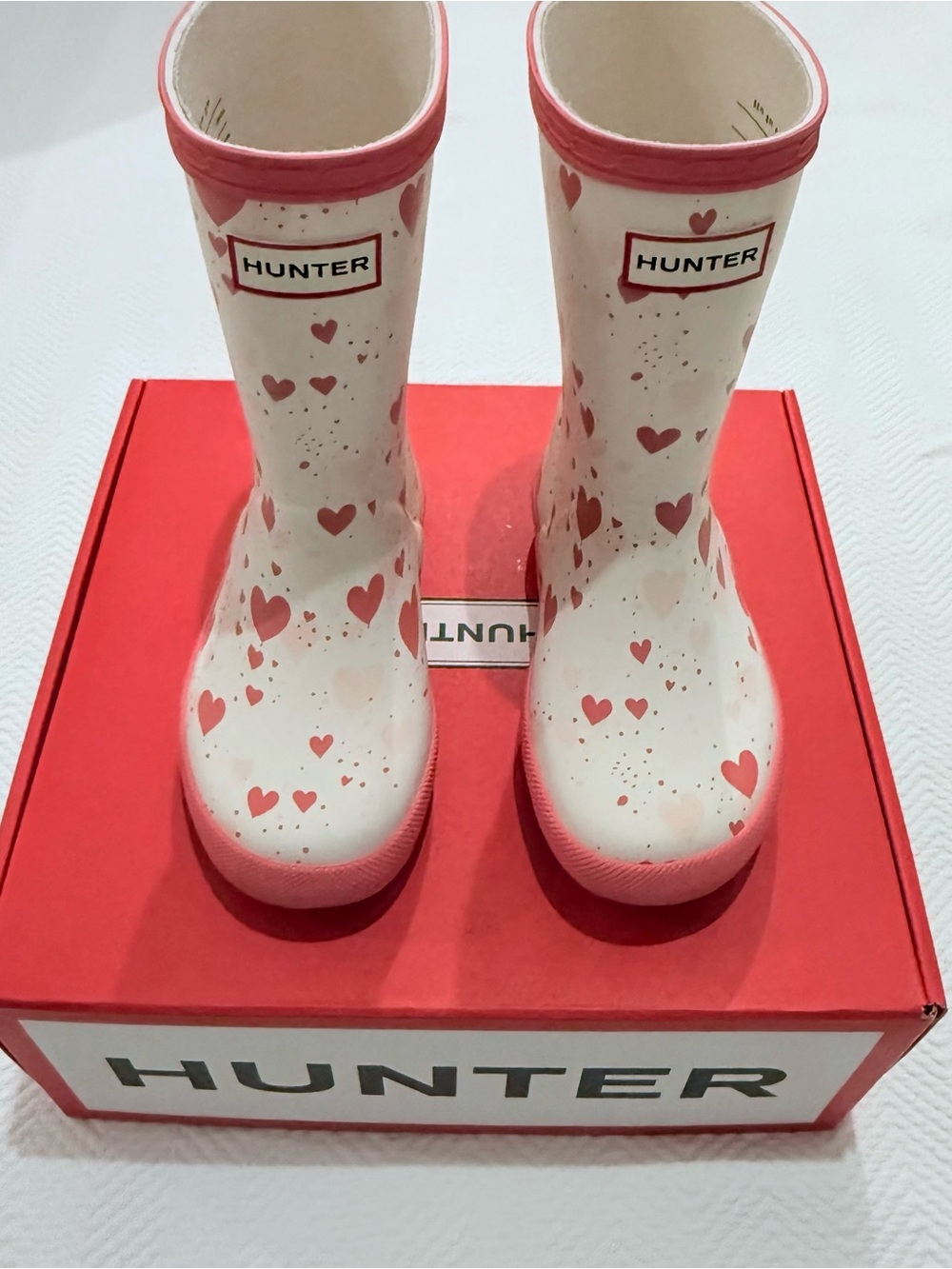Hunter Kids Rain Boots, Ivory with Pink Hearts, Size 9 - Picture 10 of 12
